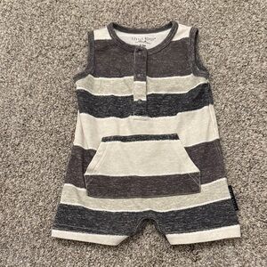 Little Bipsy Baby Striped Romper with buttons 0-3 months